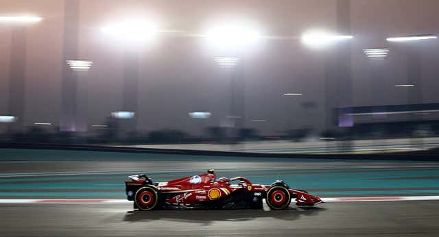 Carlos Sainz se rebela contra los McLaren en sus últimos días en Ferrari