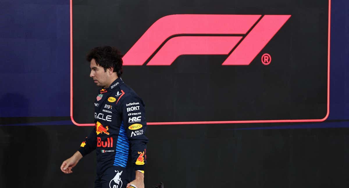 Sergio Pérez lleva desde el martes negociando su salida con Red Bull./REUTERS