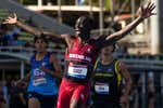 El heredero de Bolt no se conforma con los 100 metros y rompe el récord de Australia de hace 56 años en 200: «Sólo soy un niño»
