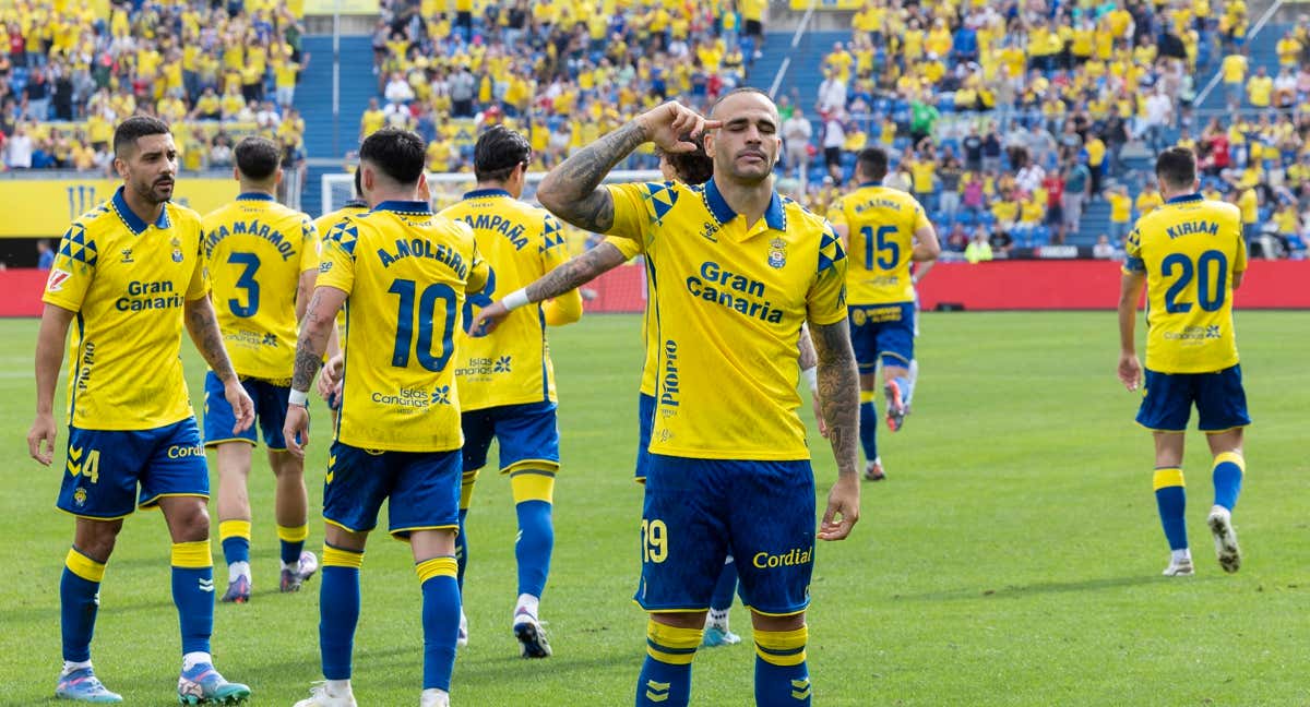 Sandro celebra uno de los tantos frente al Valladolid.