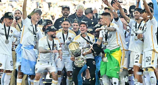 Los Angeles Galaxy se sobrepone a la lesión grave de Riqui Puig para romper una sequía de 10 años en la MLS