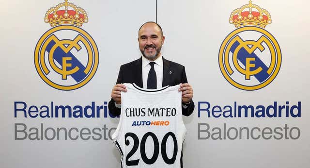 Chus Mateo y un bicentenario en el momento más crítico en dos años: un 75% de éxito… y otro tanto de runrún