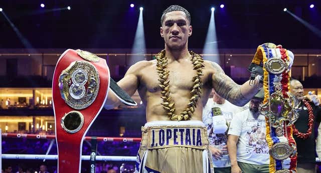 Jai Opetaia: el boxeador criado en un gimnasio que es primo de una leyenda de la Premier League