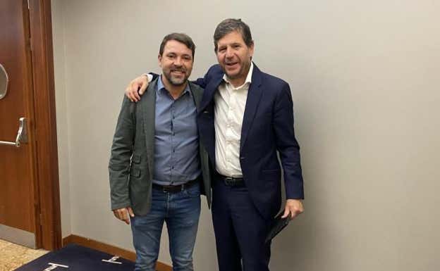 José Tirado y Mateo Alemany en el Congreso de Directores Deportivos de Oviedo en 2023.  RELEVO