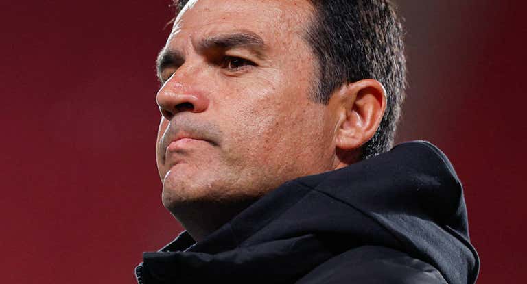 Alberto Toril, entrenador del Real Madrid, durante un partido de Champions.