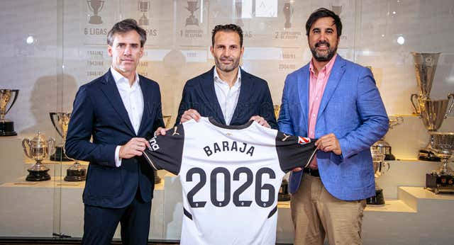 Así está el frío futuro de Baraja: entre Valencia, Pucela y Singapur