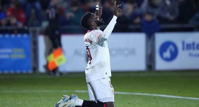 La doble tarea de Víctor Orta para enero: buscar un ‘9’… y dar salida a Iheanacho