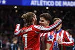 Griezmann y Julián se divierten en un baño y masaje del Atlético