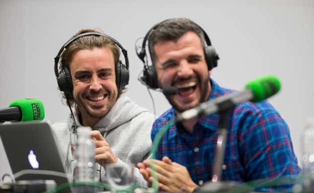 Héctor Fernández, junto a Fernando Alonso, en sus tiempos de radio.