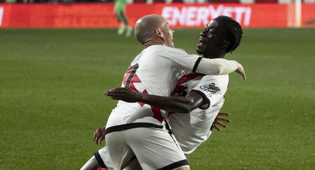 Un Rayo descomunal apaga la remontada hacia el liderato del Real Madrid