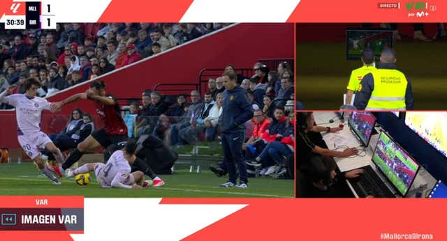 La roja a Muriqi enfurece a Son Moix, enfrenta a Arrasate y Bryan Gil y ‘obsesiona’ a Copete con el VAR