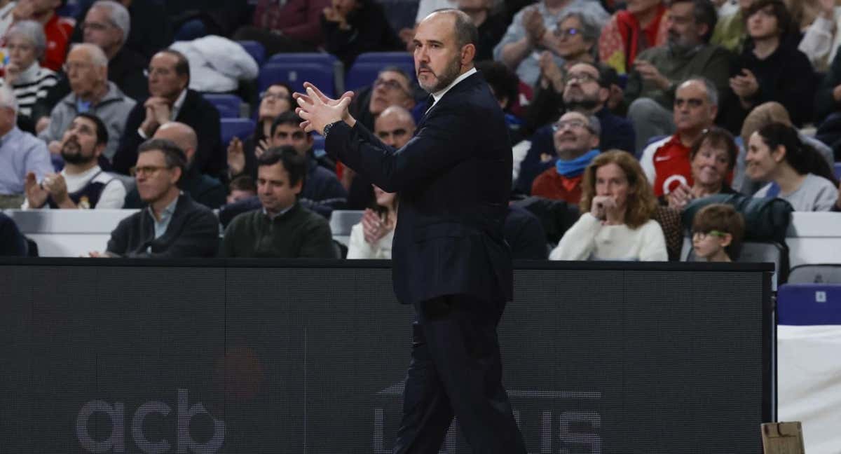 Chus Mateo en el partido del Real Madrid contra el Río Breogán.
