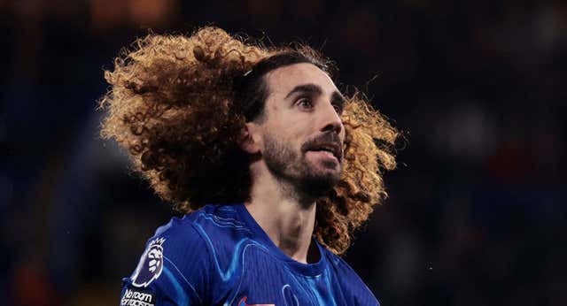 Cucurella cambia resbalones por golazos y el Chelsea continúa pletórico en la Premier
