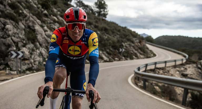 Aleix Espargaró con el maillot del Lidl-Trek.