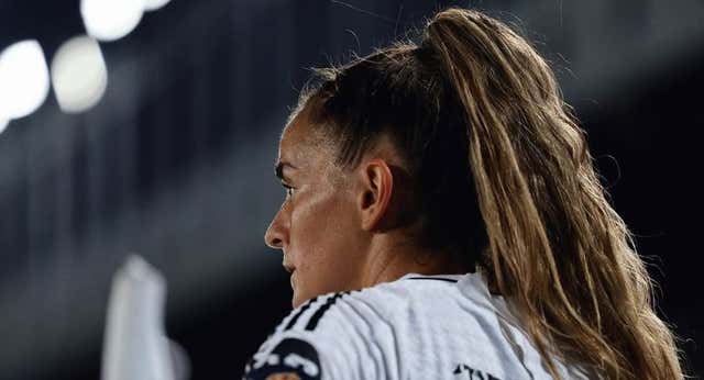 Dos banquillos y ningún partido completo relegan a Teresa Abelleira a un segundo plano en la Champions: «No era necesario hacer ese cambio»
