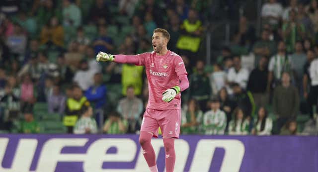 Adrián San Miguel carga contra la posible rotura de relaciones entre Sevilla y Betis: «Sería penoso y lamentable»