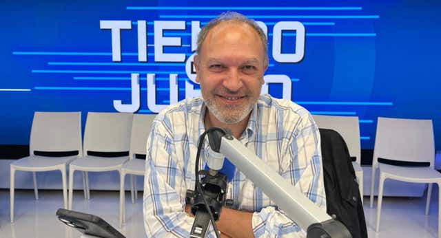 ‘Pedritonúmeros’ (Cope) defiende la fiabilidad de sus datos: «Los de mi libro ganan a la Inteligencia Artificial… de momento»