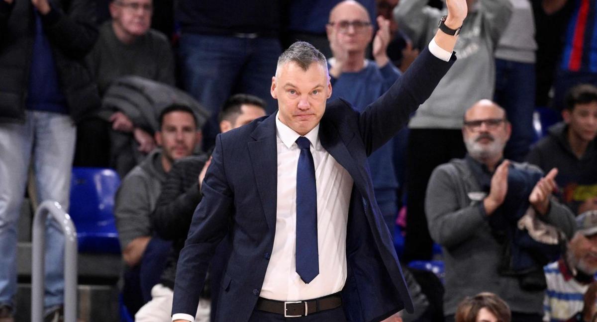 Jasikevicius recibe el cariño del Palau.