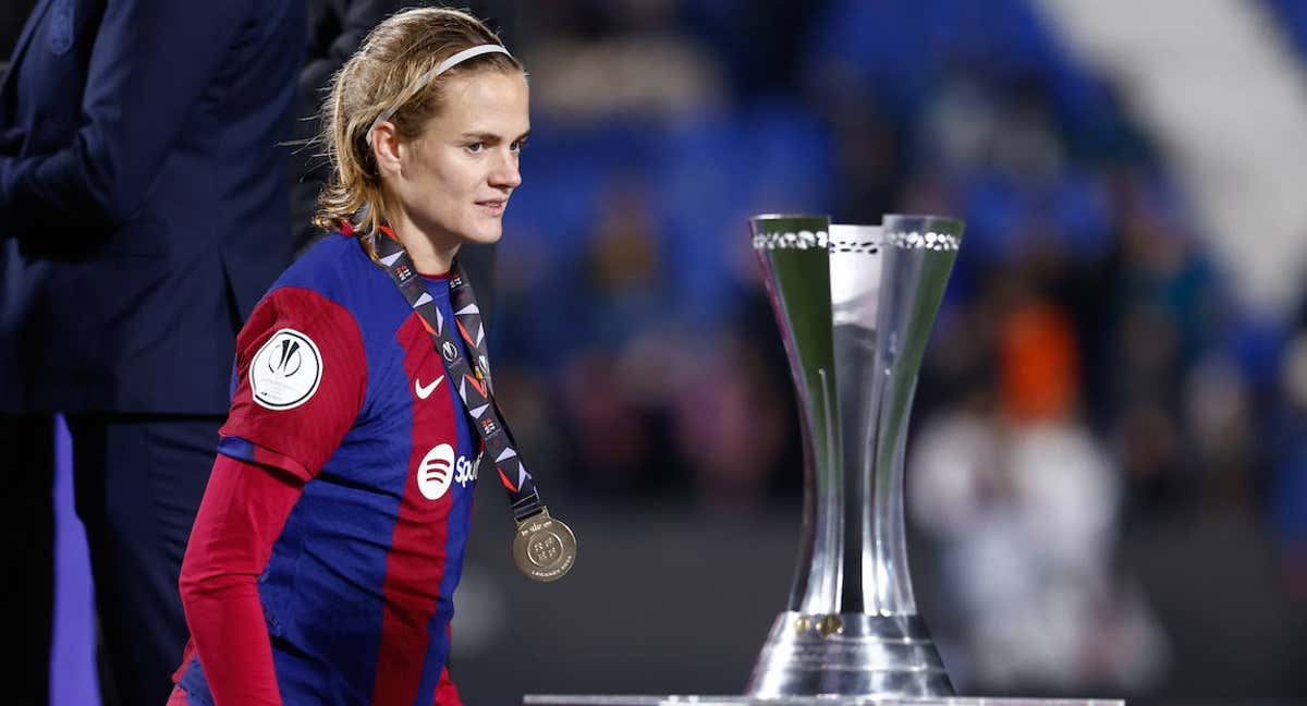 Irene Paredes, capitana del Barça, tras ganar la Supercopa en la pasada edición en el estadio de Butarque. /GETTY