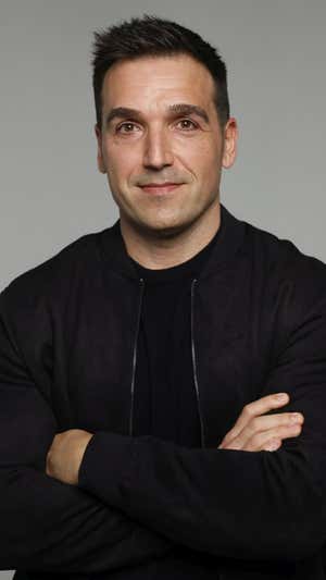 Moises Benavente. Relevo
