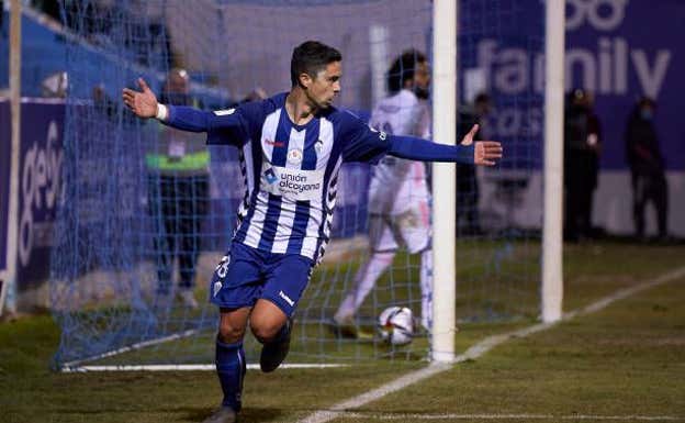 Juanan Casanava, tras anotar un gol al Real Madrid en la prórroga.  Agencias