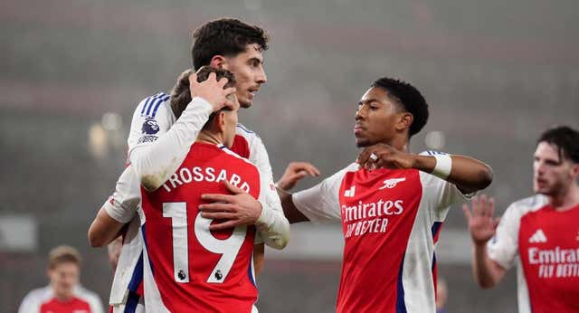 El Arsenal no afloja en la persecución al Liverpool
