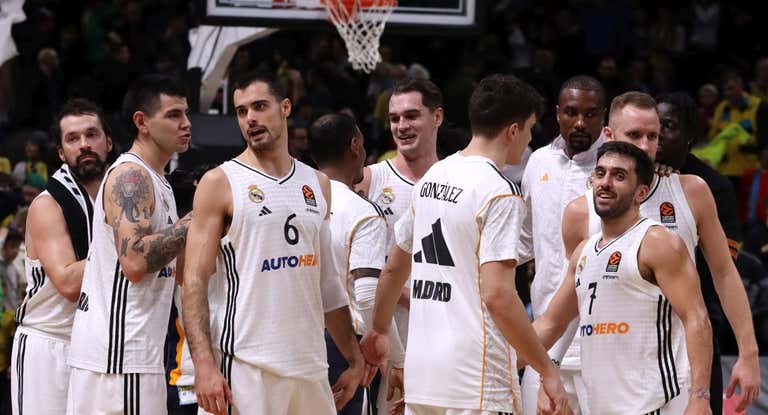 Real Madrid de Baloncesto en un partido.