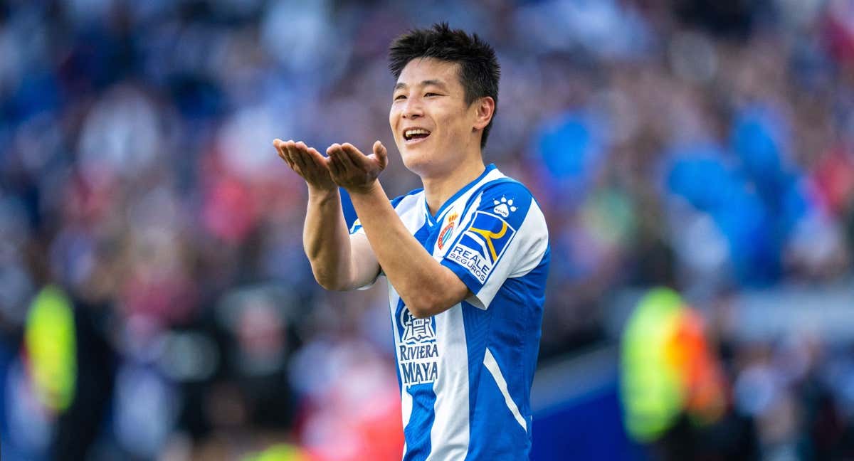 Wu Lei celebra un gol que anotó contra el Celta.