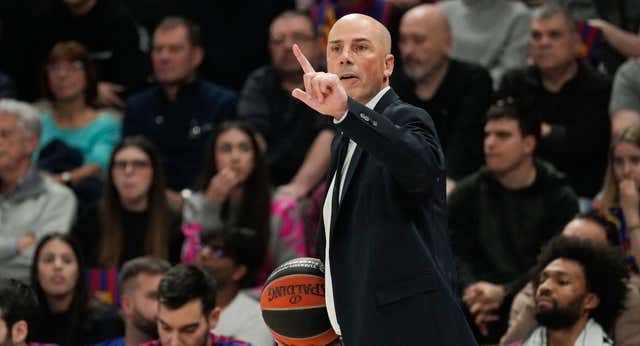 Peñarroya pide a los Reyes Magos con el agua al cuello: “Necesitamos incorporar algún jugador para oxigenar al equipo”