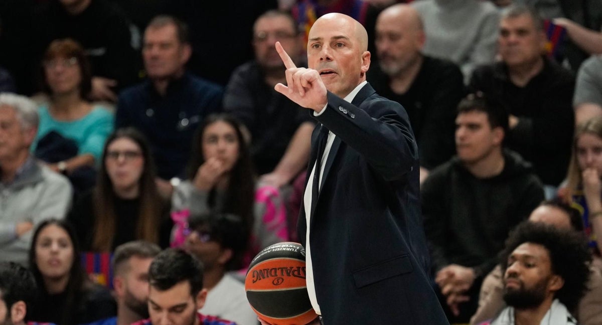 Joan Peñarroya en un partido de Euroliga contra el Estrella Roja.
