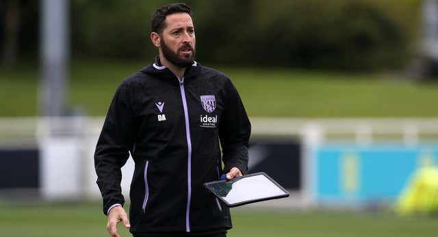El cerebro detrás del West Brom que no se fue con Corberán empezó en el Barcelona de Ronaldinho y Eto’o: “Ve las cosas muy rápido”