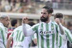 El Real Betis de Isco se toma en serio la Copa y hace los deberes ante un Huesca que peleó hasta el último segundo