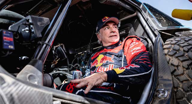 La FIA prefiere dormir y evita revisar el estado de Carlos Sainz y su accidentado coche