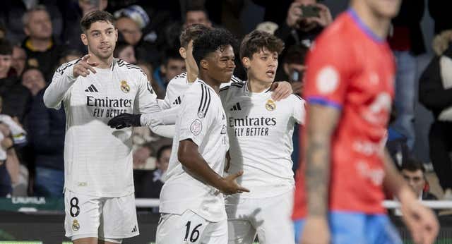 Ancelotti exprime a Fede Valverde hasta convertirle en un caso único en Europa