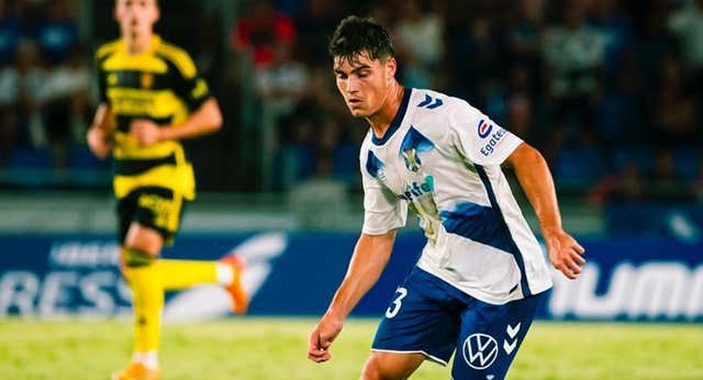 El Al-Qadsiah de Míchel se lanza a por Aarón Martín, jugador del Tenerife