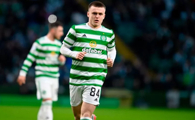 Ben Doak en su debut con el Celtic. @CELTICFC.