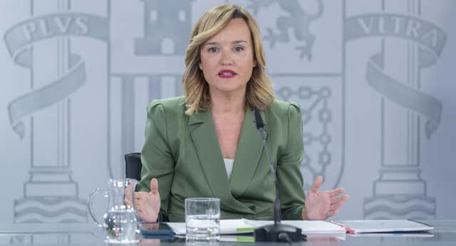 Pilar Alegría enfría los ánimos del Barça en el caso Olmo: «A estas horas seguimos estudiando la petición»