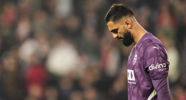 Mazazo para el Valencia: descenso, 21 puntos perdidos tras ir ganando y lágrimas al acabar en el Pizjuán