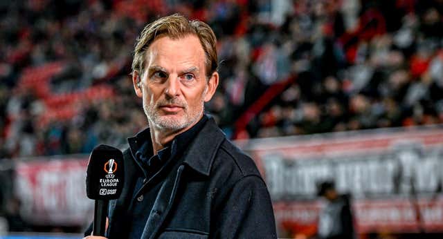 Ronald de Boer atiza al Barça por el caso Dani Olmo: «Es muy triste que se le permita hacer trampas«
