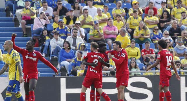Borja Mayoral y Coba da Costa alivian a Bordalás