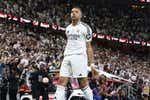 Golazo, susto y drama en la primera parte de Mbappé: abre fuego en el Clásico, le pisan el tobillo y acaba desesperado