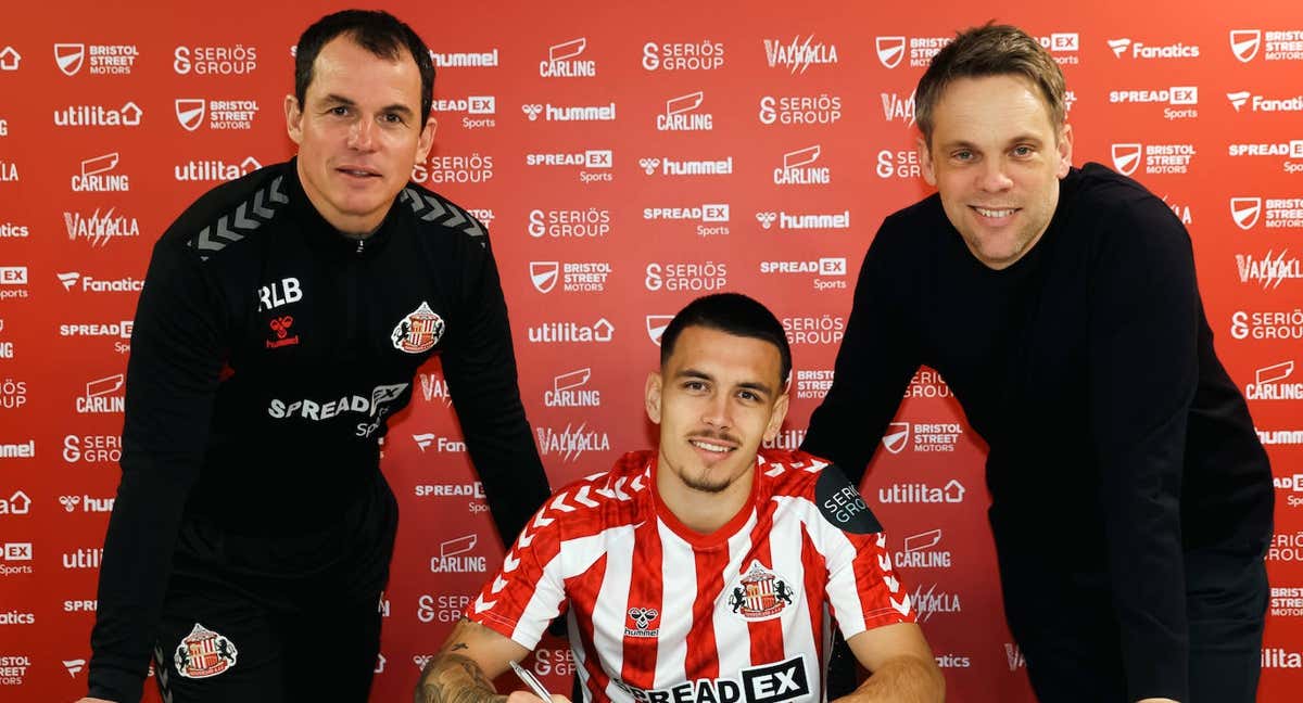 Enzo Le Fée era objetivo del Betis pero ha fichado por el Sunderland./@SunderlandAFC