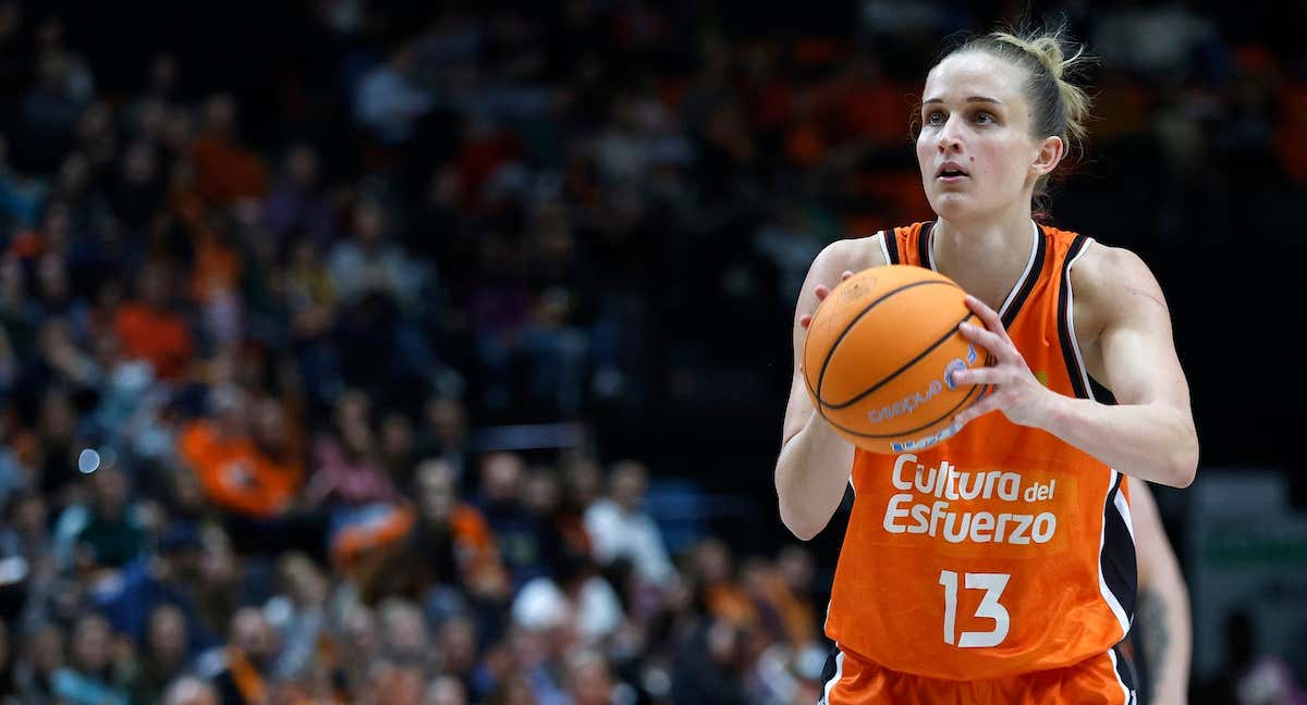 Leo Fiebich, campeona de la WNBA, es el fichaje estrella de Valencia para lo que resta de temporada./FEB