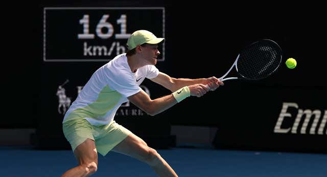 Sinner da un fuerte primer paso contra Jarry en su camino para retener el título en el Open de Australia