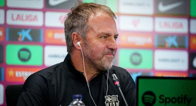 Hansi Flick se resiste a perder a Ronald Araujo: «Demostró lo que esperamos de él ante el Real Madrid»
