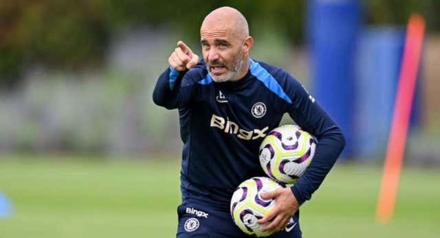 Enzo Maresca destapa la gran preocupación del vestuario del Chelsea: «Y yo también quiero el pelo largo»
