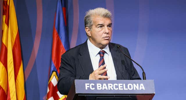 Laporta cree que el Barça ha sido una víctima y apunta a su propio entorno: «Nos han atacado por tierra, mar y aire… y desde dentro»