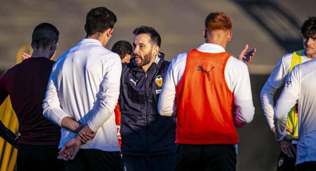 El Valencia no cierra su mercado pero necesita salidas: Rafa Mir rechazó a Arabia y México, Guillamón no quiere salir, Caufriez ya busca club…
