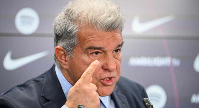 Santi Cañizares pone lunares a la euforia de Laporta: “Pregúntale a Dani Olmo y Pau Víctor cómo lo han pasado estas semanas”