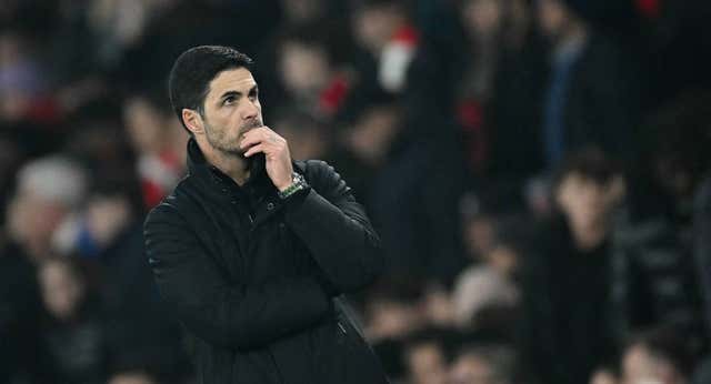El Arsenal de Mikel Arteta se lleva el derbi de Londres y pone presión al líder